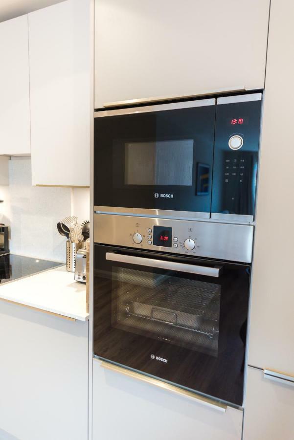 5 Star Brand New City Centre Apartment เบลฟาสต์ ภายนอก รูปภาพ